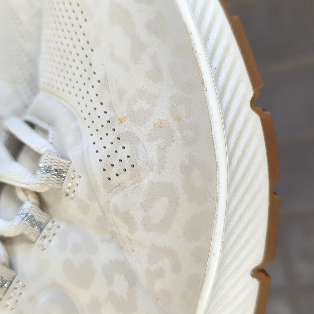 Sketchers woman's 6.5 cream leopard print sneakers - Picture 7 of 8
